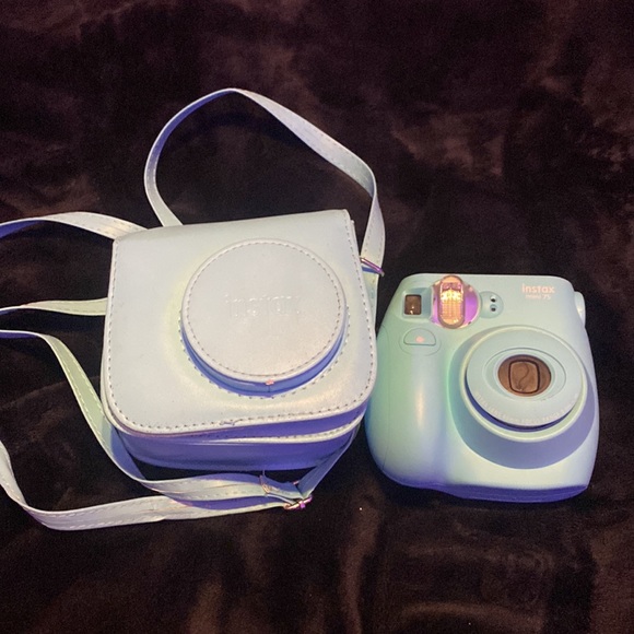 Instax Camera and Case. It is a n instax mini 7S. Only used a couple of times. - Picture 4 of 5